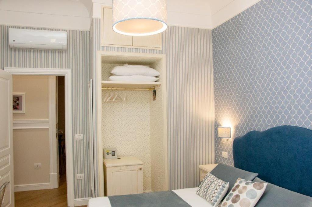Hotel Florita Napoli Extérieur photo