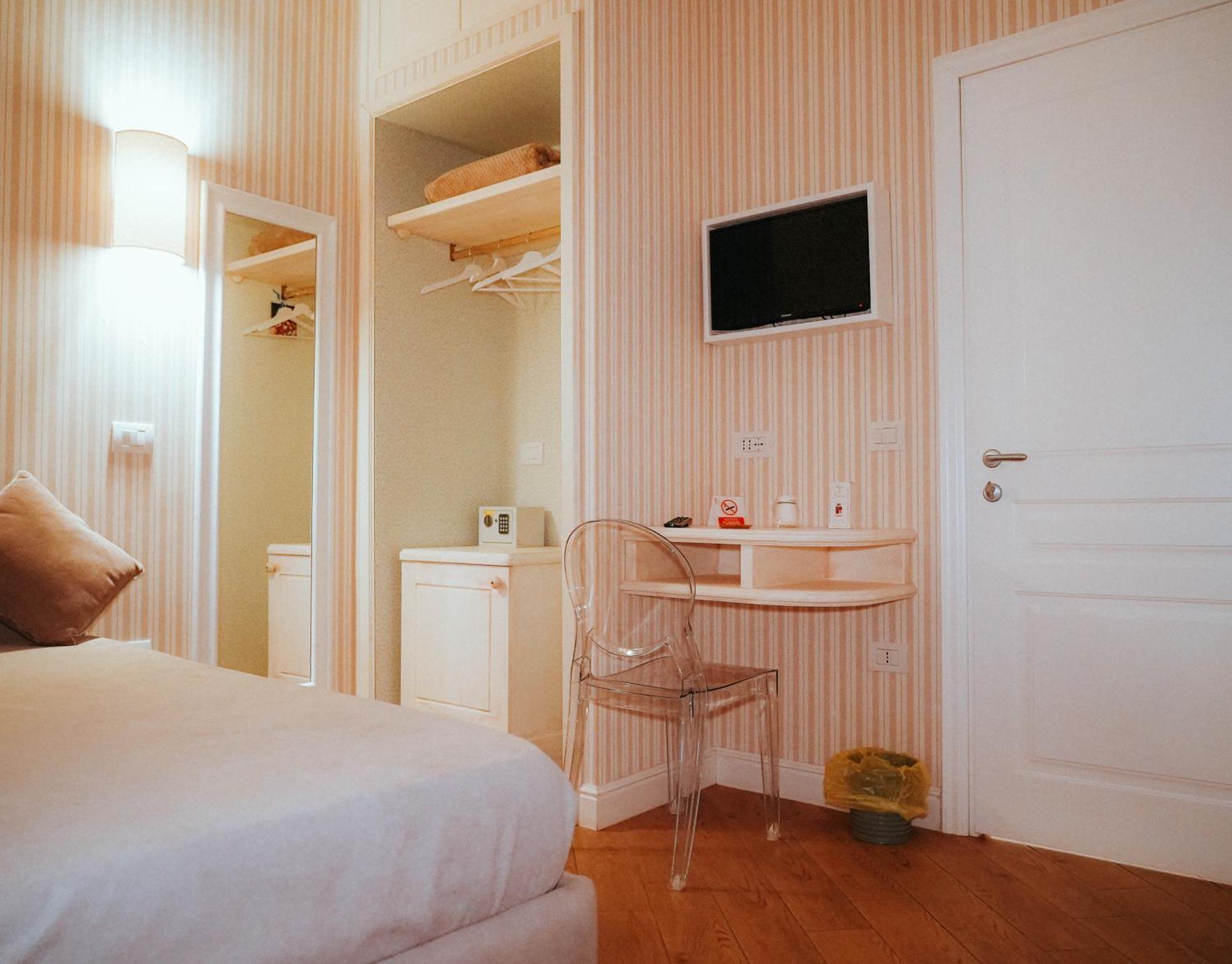 Hotel Florita Napoli Extérieur photo