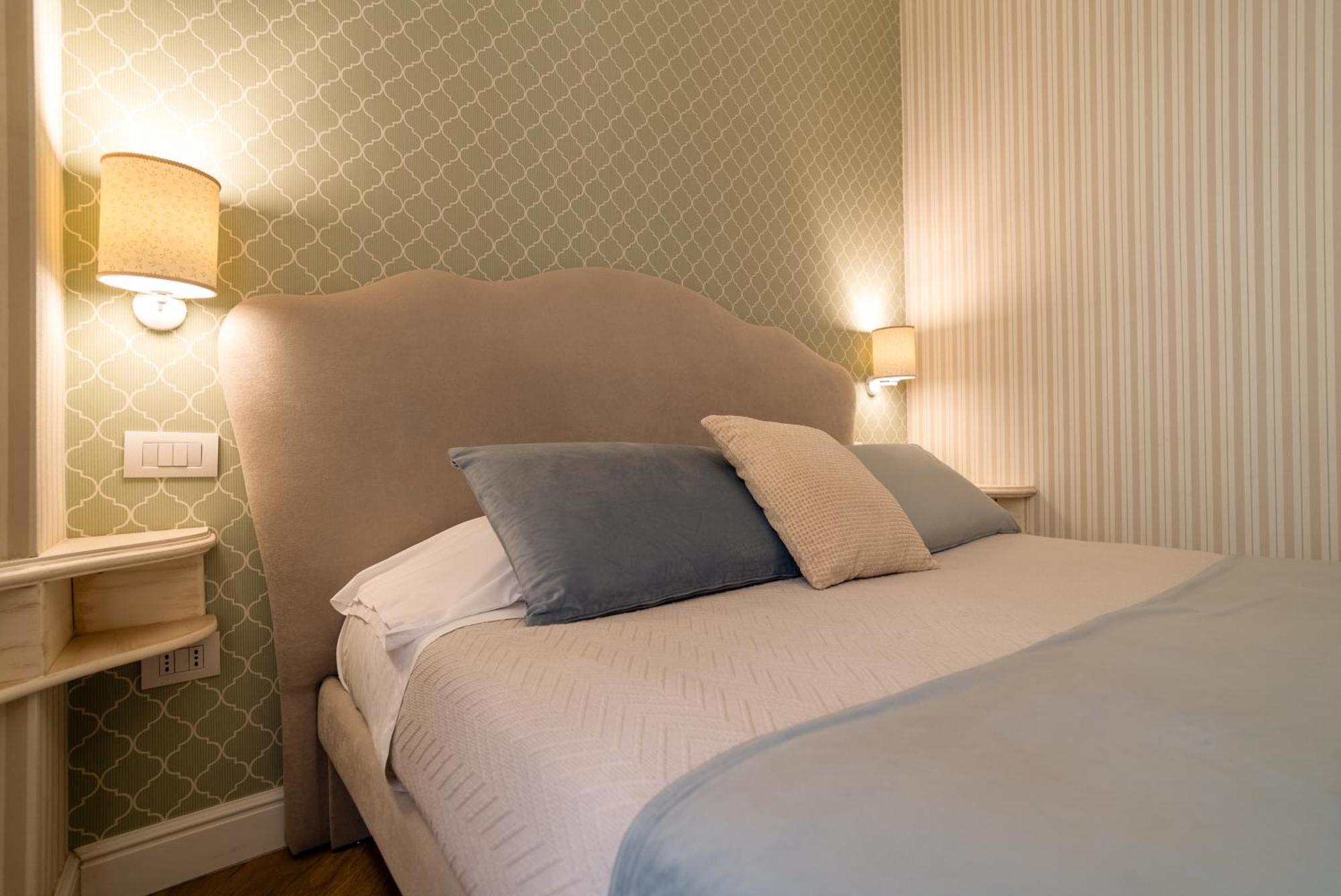 Hotel Florita Napoli Extérieur photo